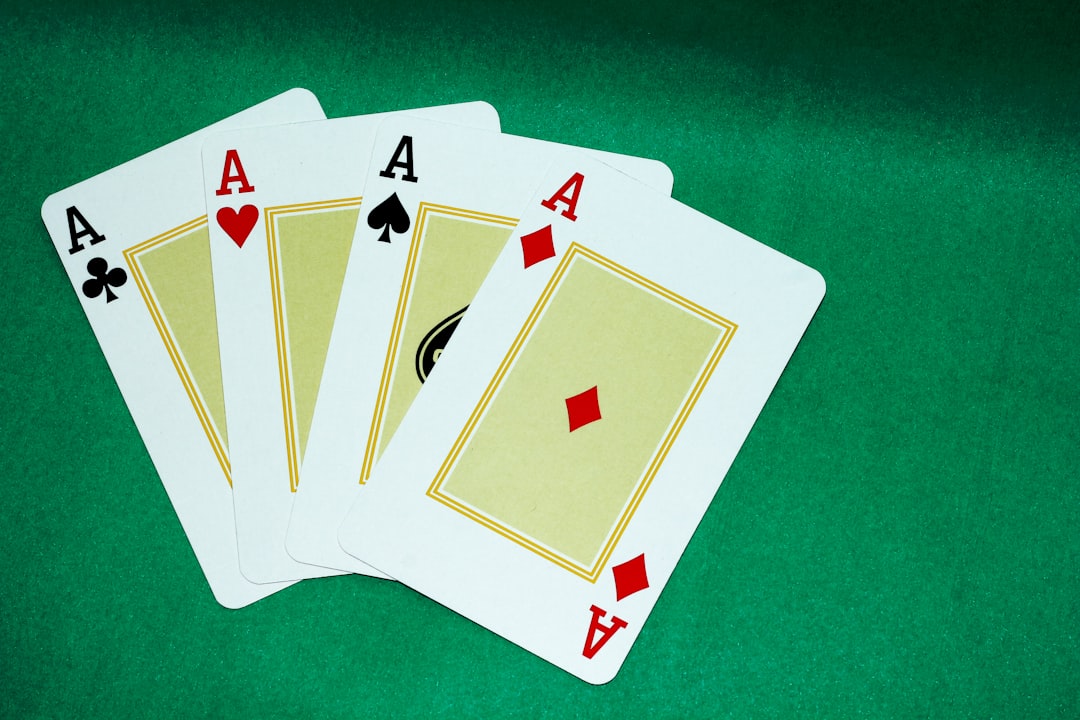 Application — 이 표현에서 핵심 명사는 'application'으로, 카드에 대한 신청 행위를 나타냅니다.