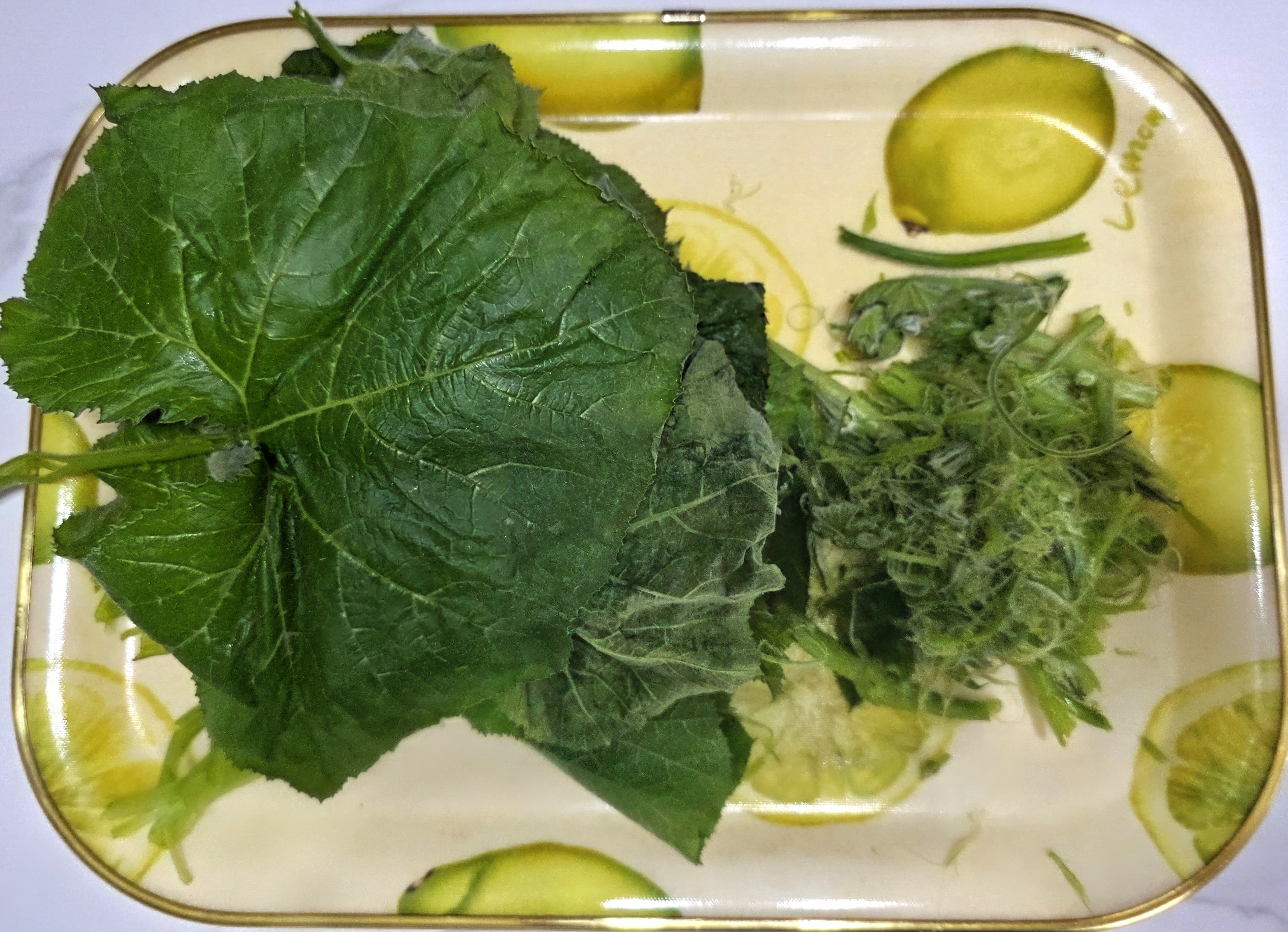 껍질-벗기기가-조금-번거롭습니다.