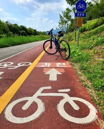 자전거 자전거도로 이용 에티켓 추월 요령 벨 사용 우측 통행_11