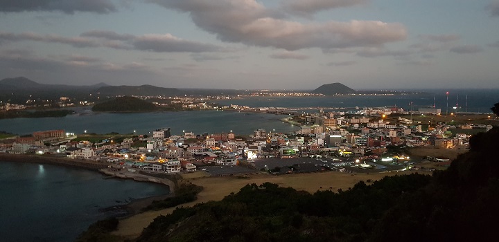 성산일출봉올라가는길에
