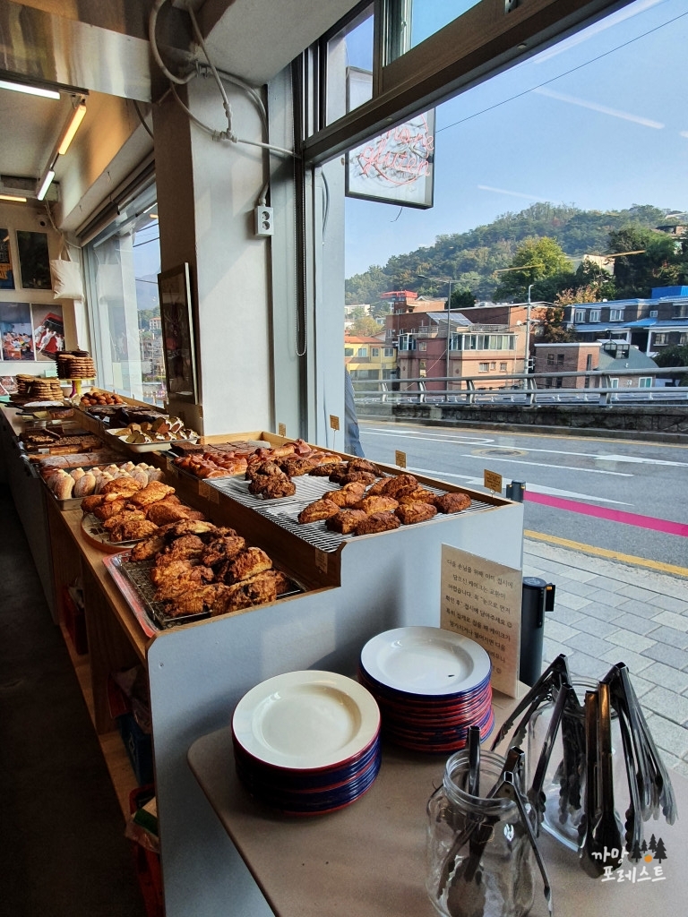 부암 스코프 빵 인테리어