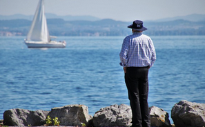 요양보호사-자격증-취득방법-시험일정-응시자격-합격률-취업-연봉