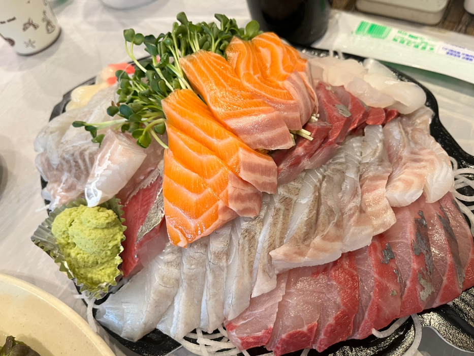 줄전갱이, 농어, 연어회