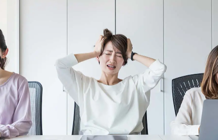 스트레스 받고 있어.