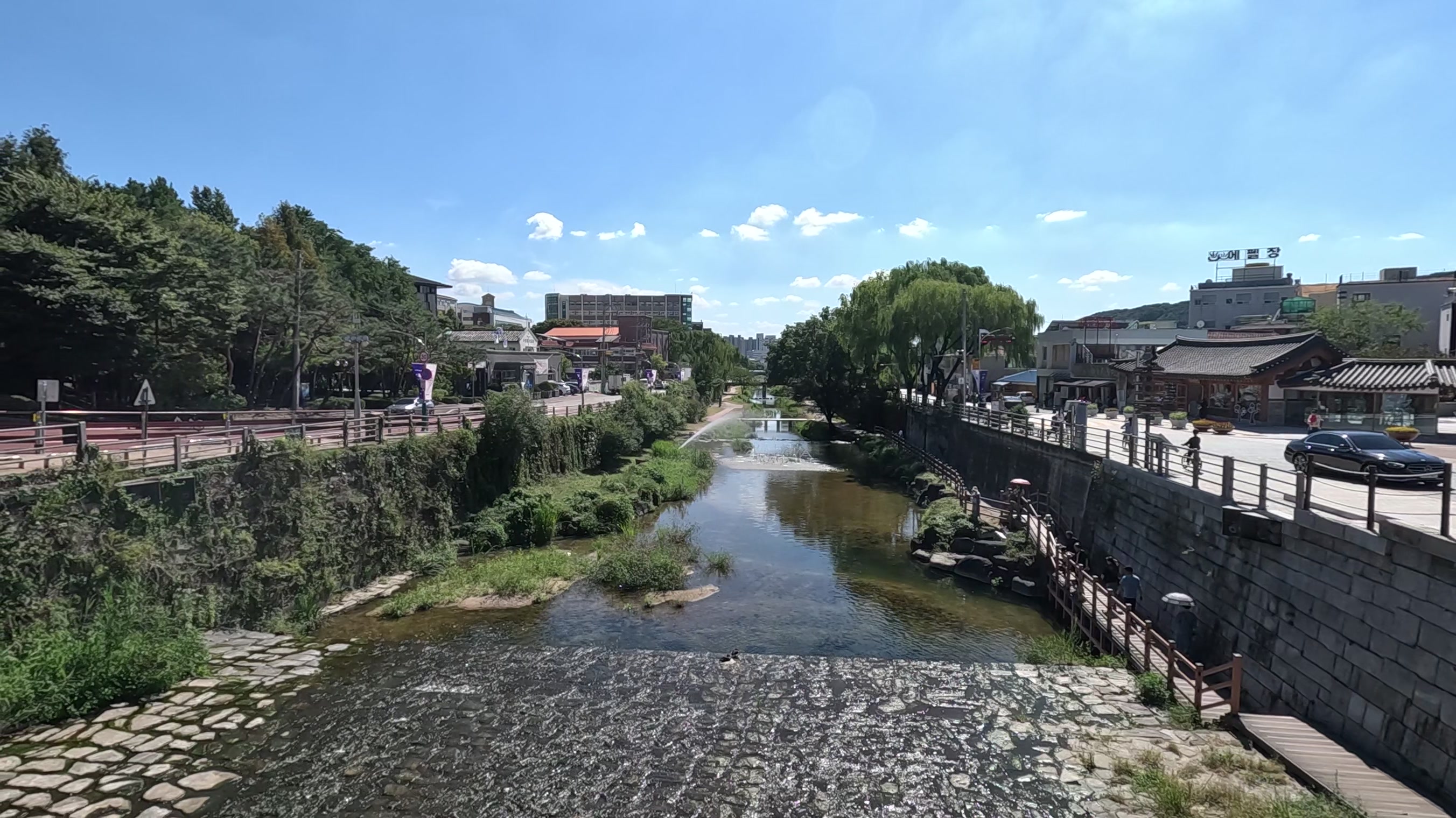 방화수류정 연못