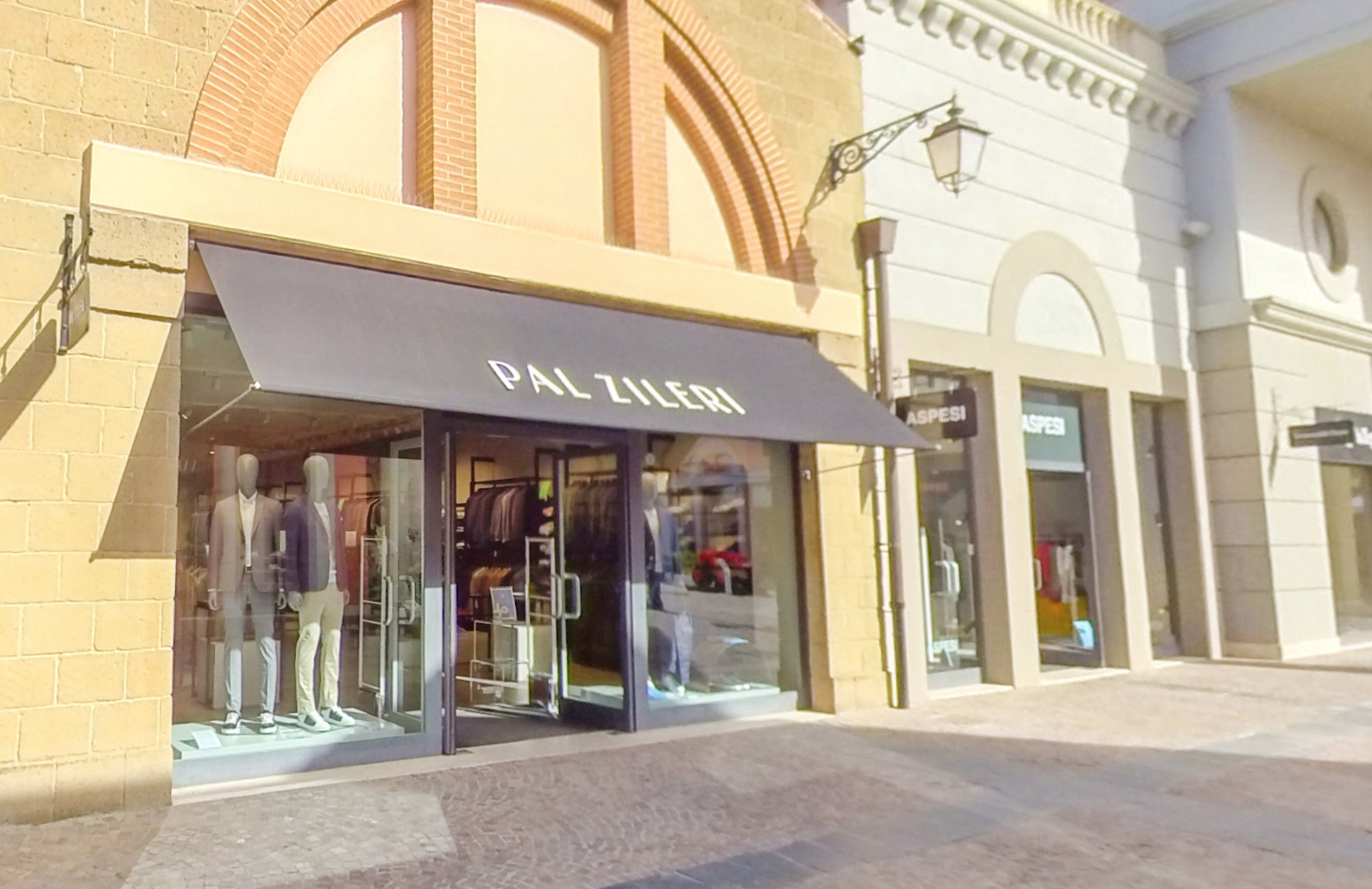 빨질레리 남성복 아울렛 입구 모습