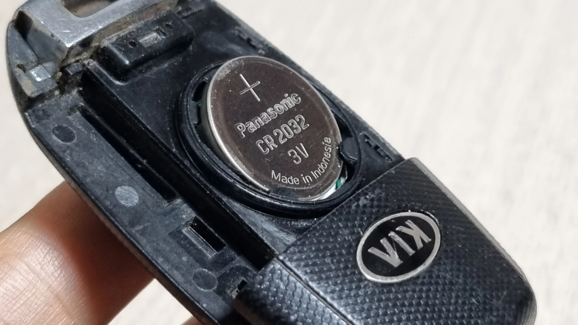 건전지 끼우는 방향