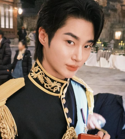 변우석 나이