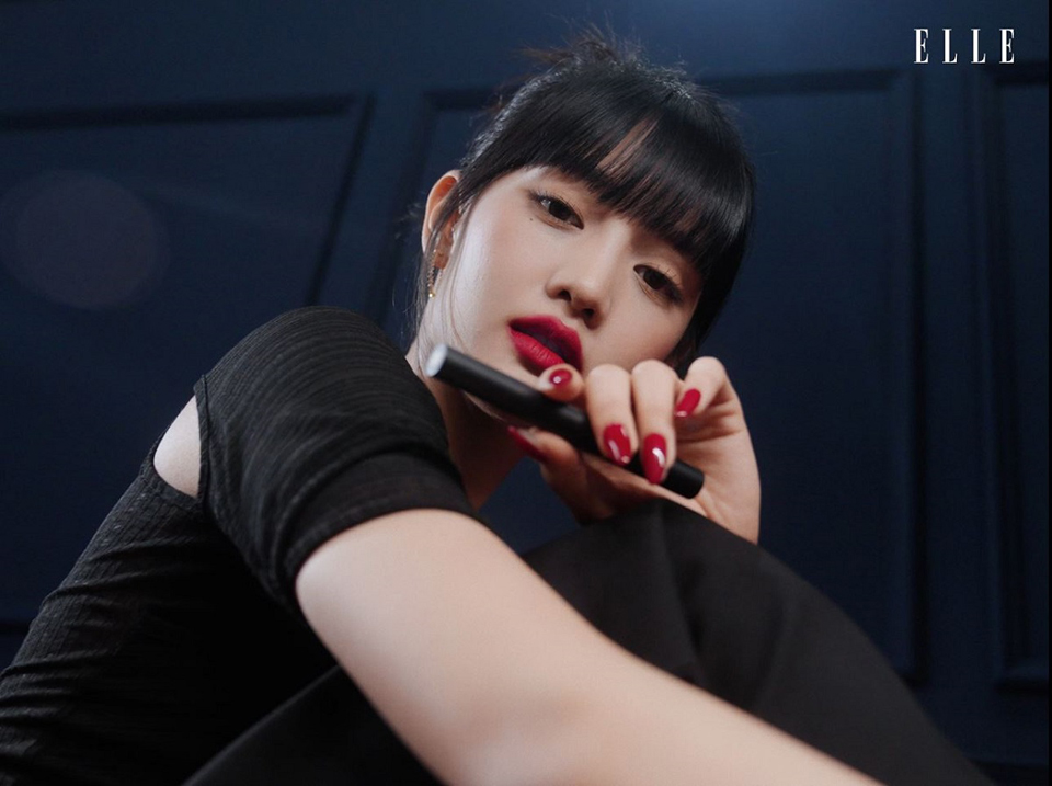 걸그룹-'아이들'-멤버-민니가-모델이-된-엘르-화보