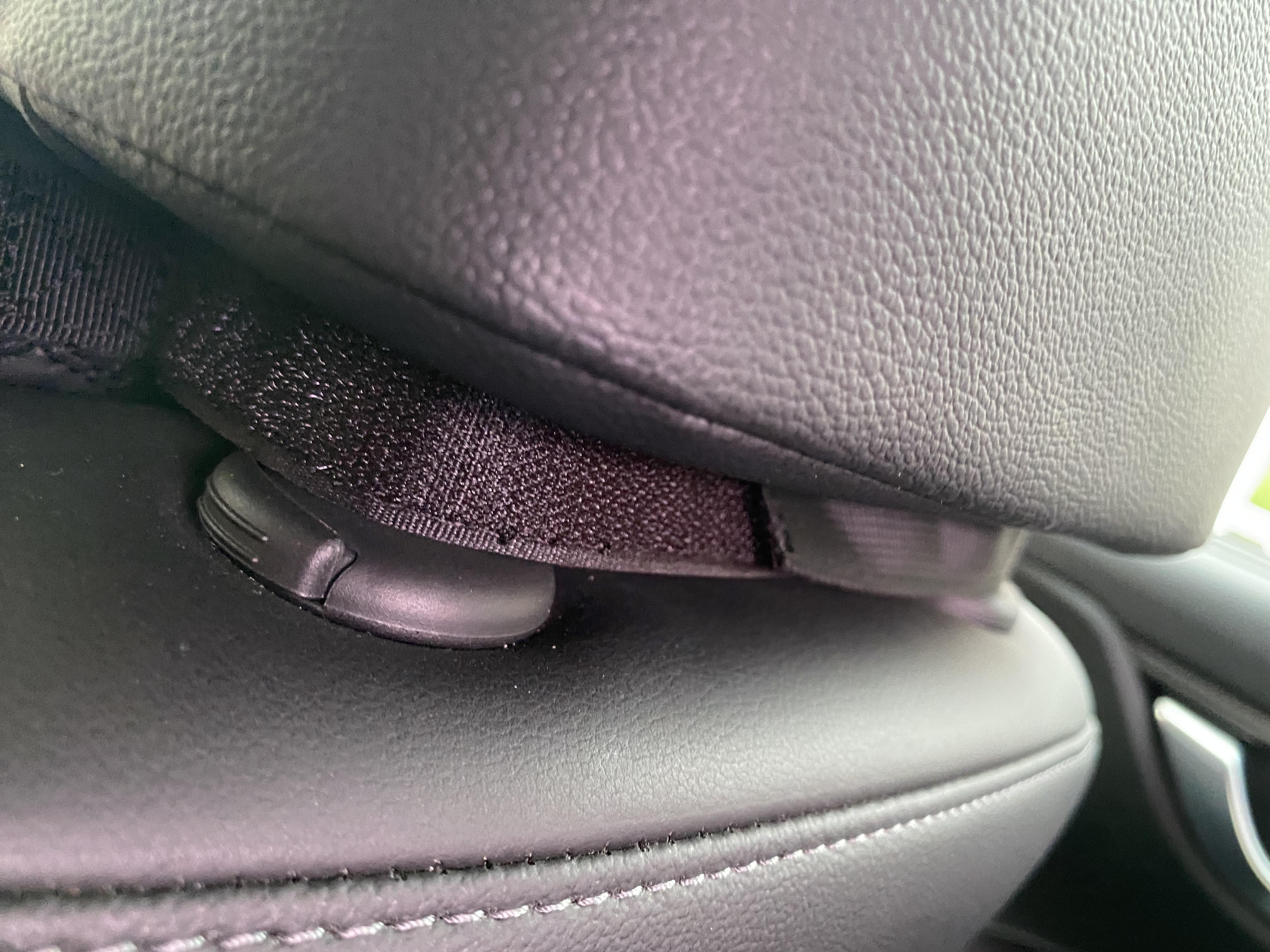 차량용 목쿠션 뒷부분