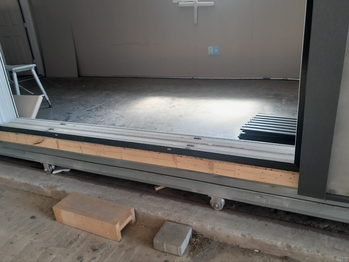 체류형 쉼터 바닥