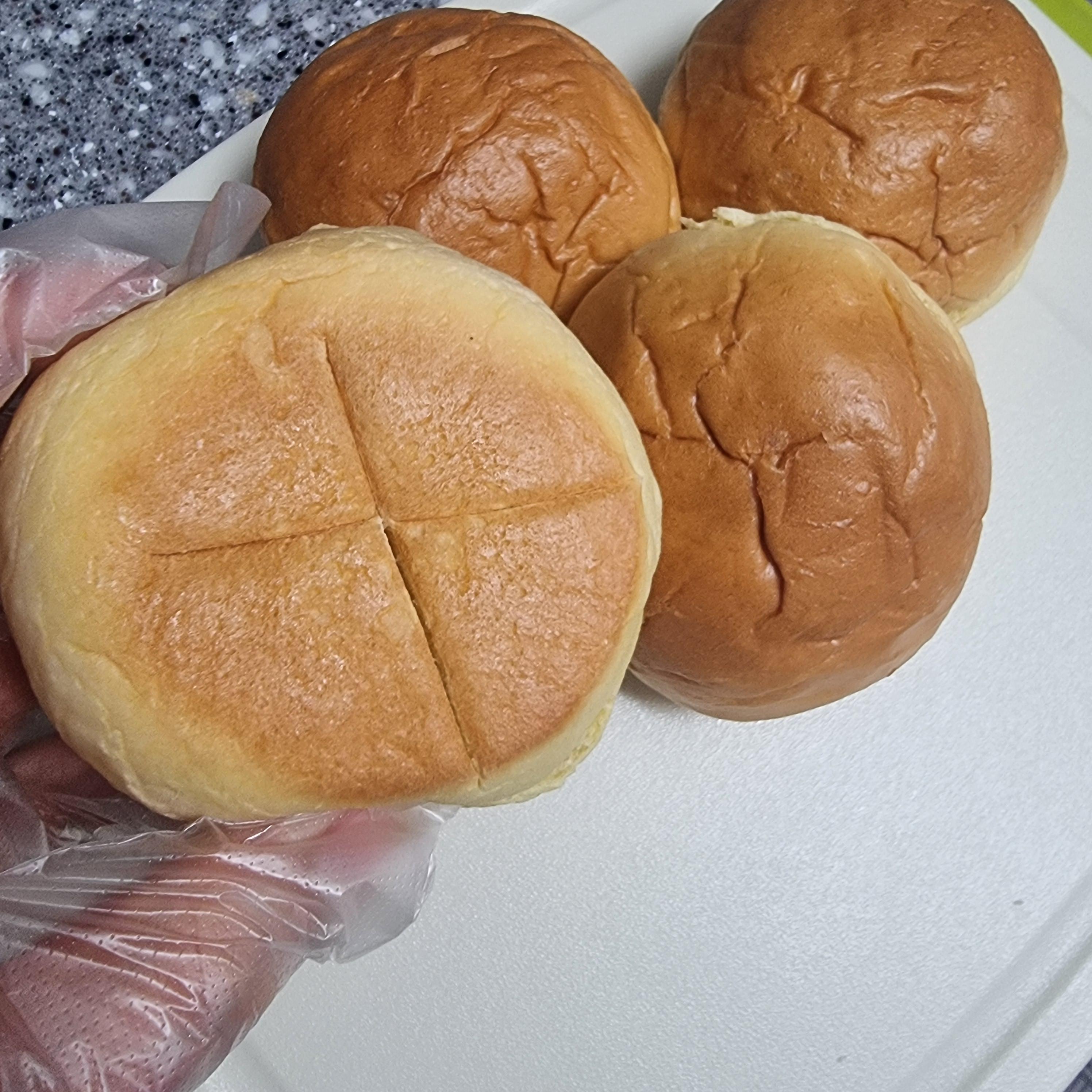 모닝빵으로 소금빵만들기