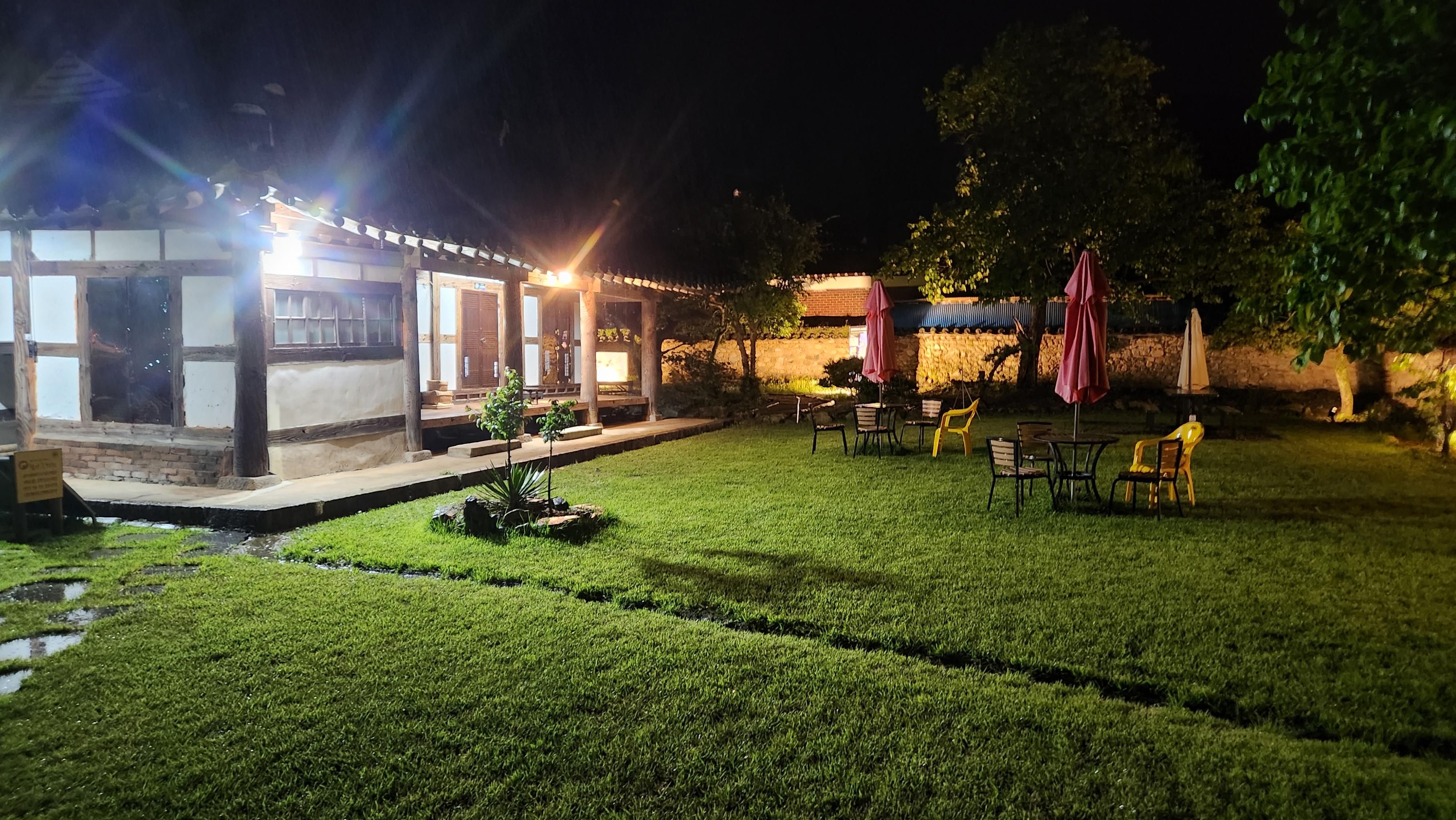 고창 한옥카페 경운장 파라솔