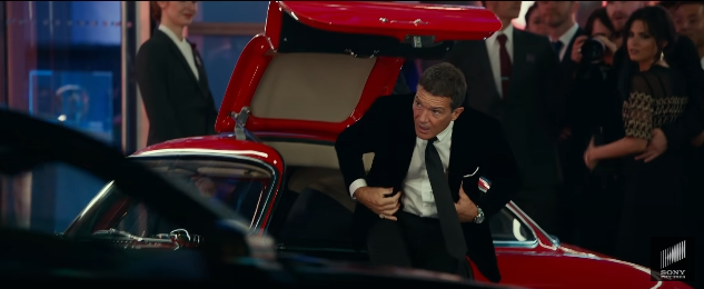 영화언차티드_빨간색차에서나오는악역