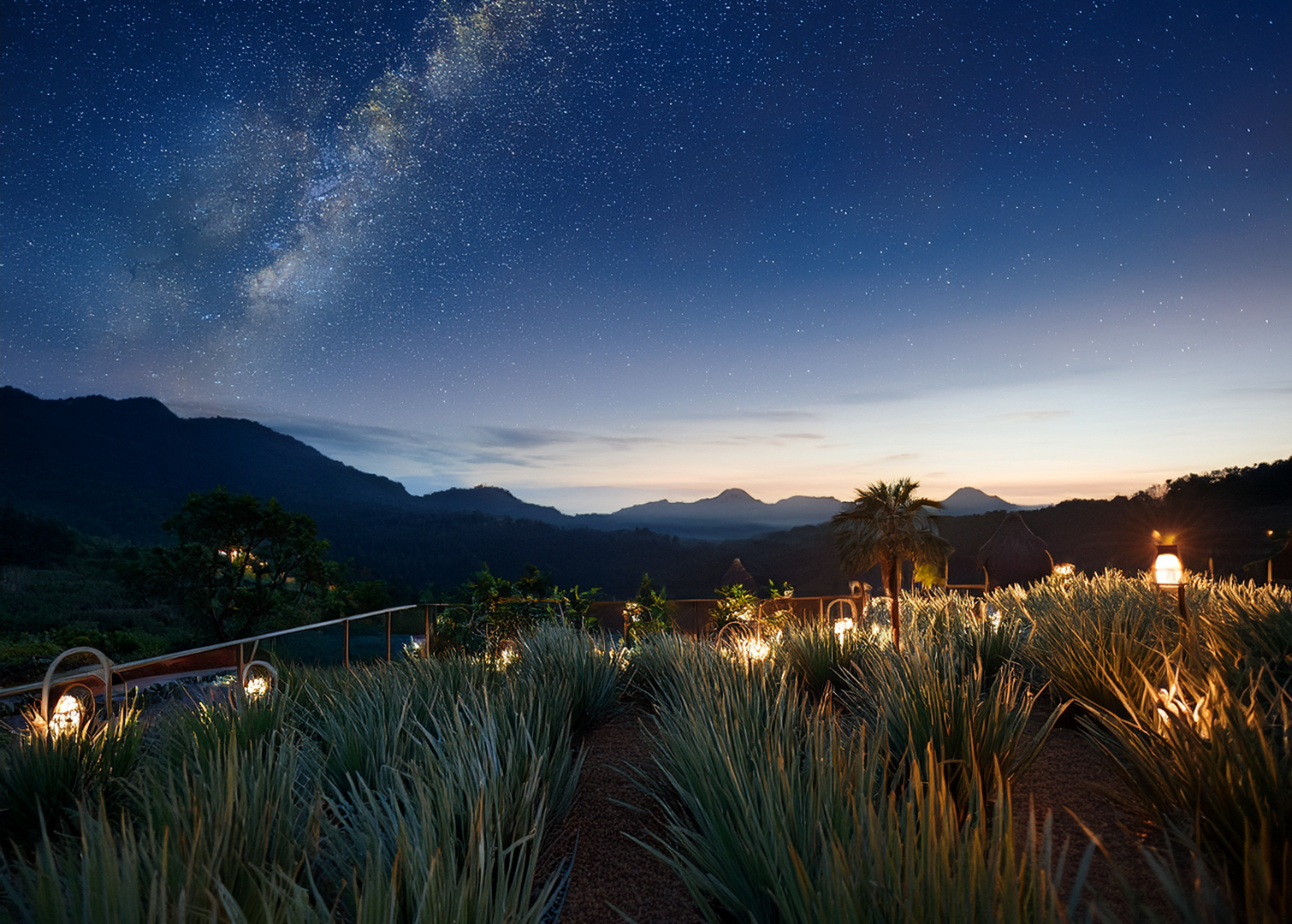 여름철에 무더운 날에도 우리는 잠을 자야 다음날에 일어날 수 있습니다. 아무리 아름다운 밤하늘도 여름에는 더위를 이기는 것이 먼저 입니다.