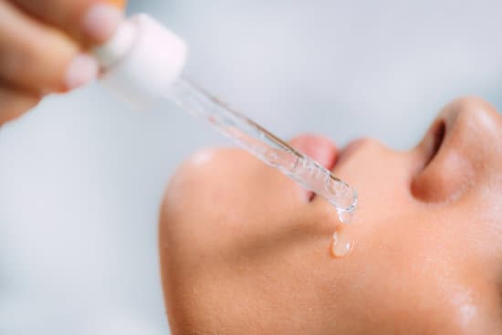 트라넥삼산(Tranexamic Acid): 효과, 용도 및 주의사항