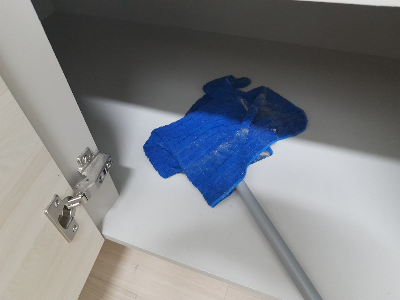 파란색 청소 걸래