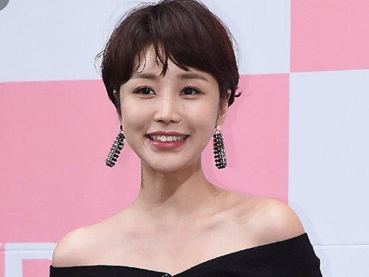 유흥업소출신 의혹받는 여자연예인 TOP 4