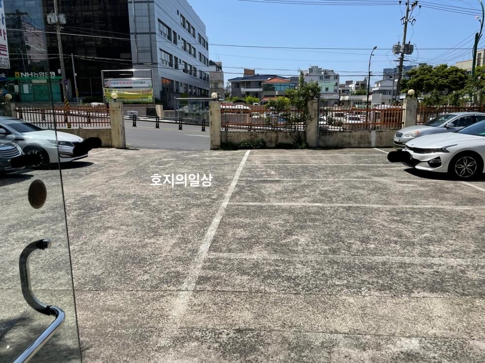 제주 도민맛집 탐라가든 - 가게앞 주차장