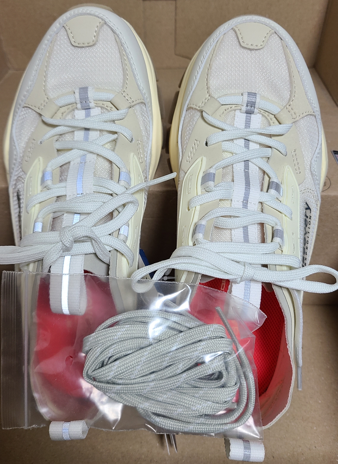 디스커버리 버킷 디워커 V2 COOL 내돈내산 여름 운동화 추천