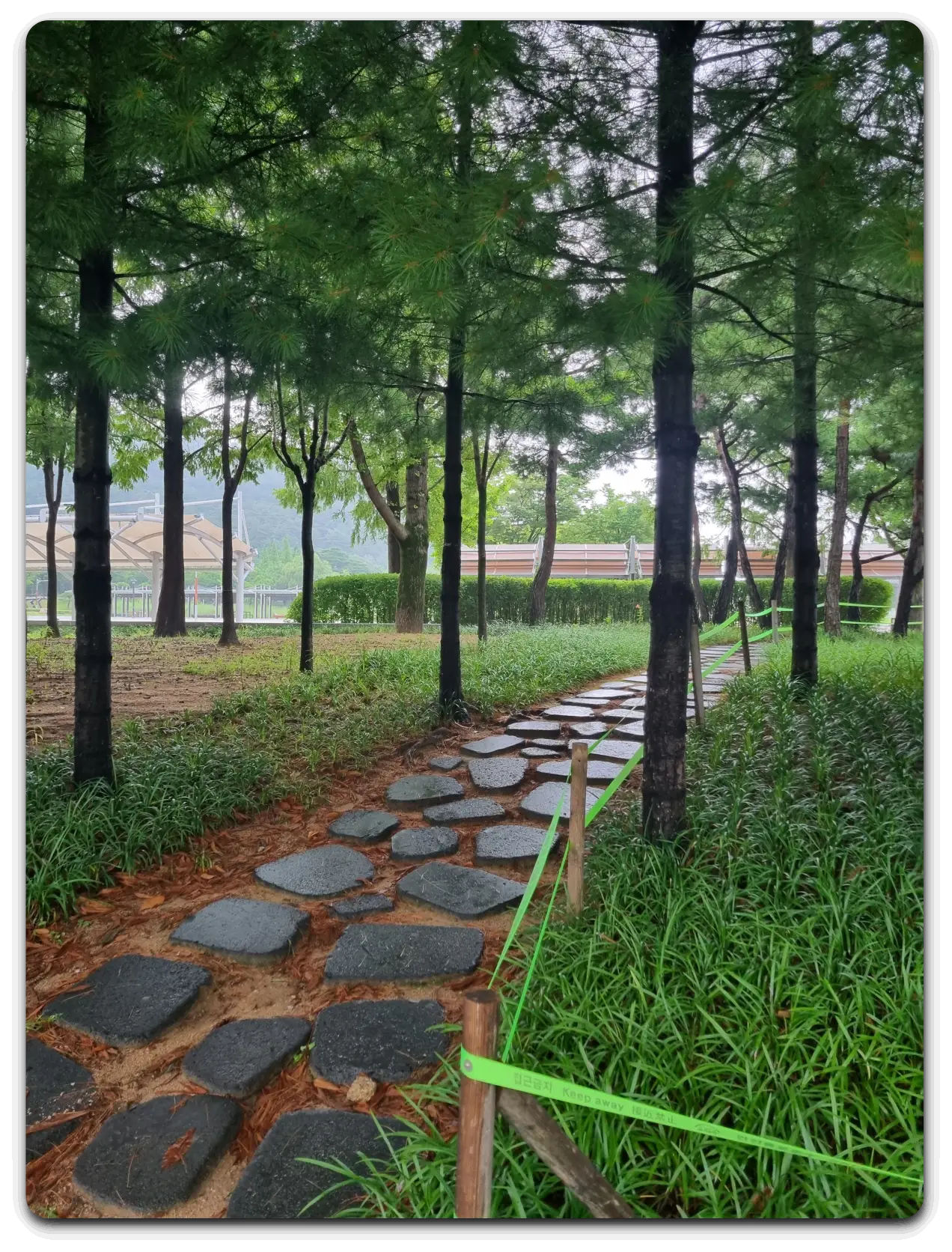 비온-뒤-산책로