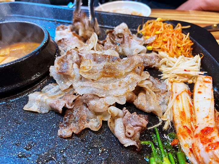 단돈 3,900원 국내산 한돈 냉삼 대패 삼겹살 김포 마산동 맛집 추천 생방송투데이 맛있고 싸다고