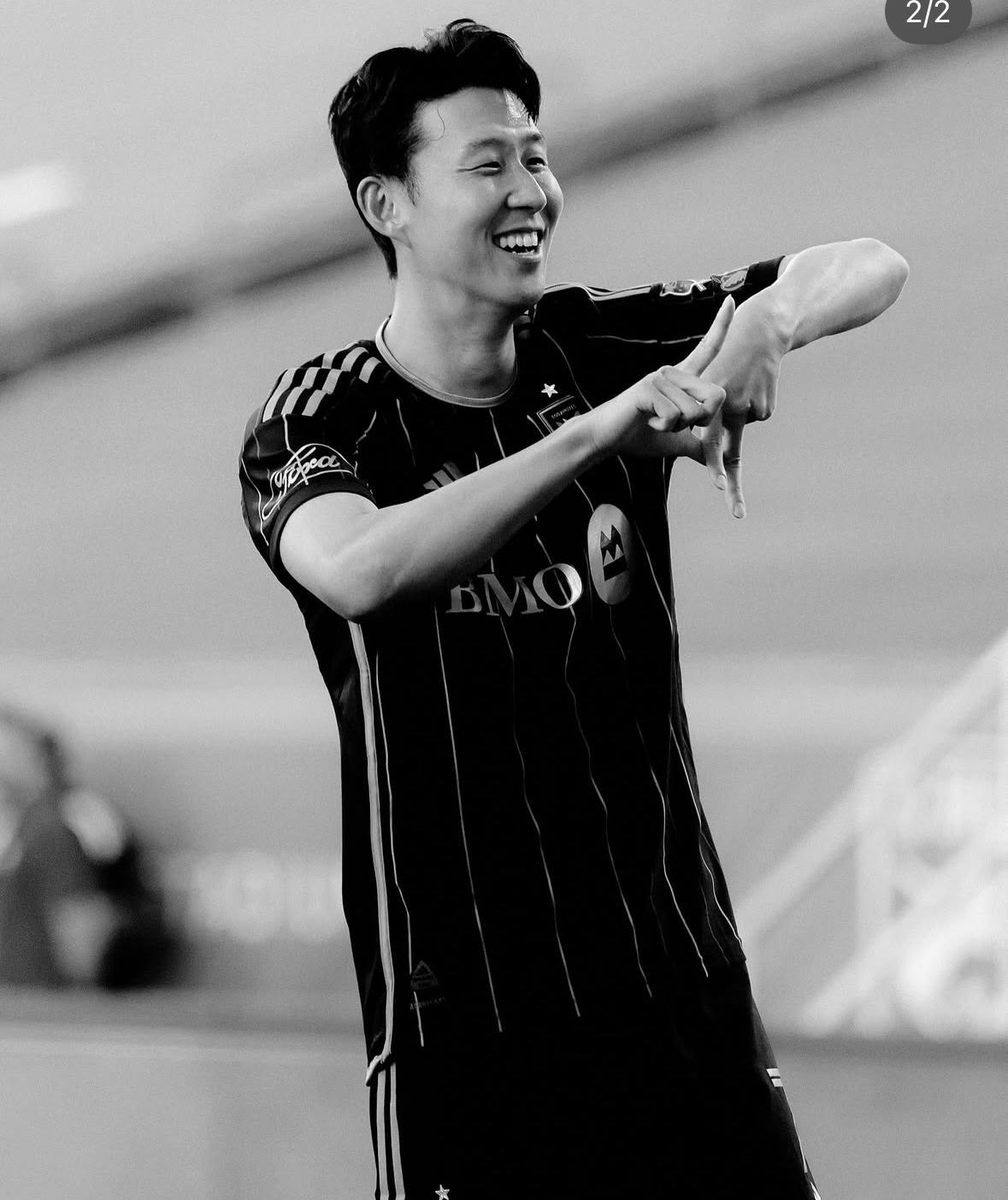 LAFC 머플러를 든 손흥민