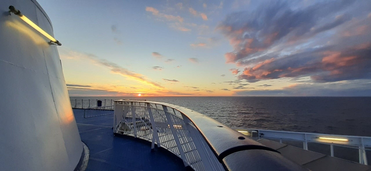 크루즈에서 본 일몰 이미지