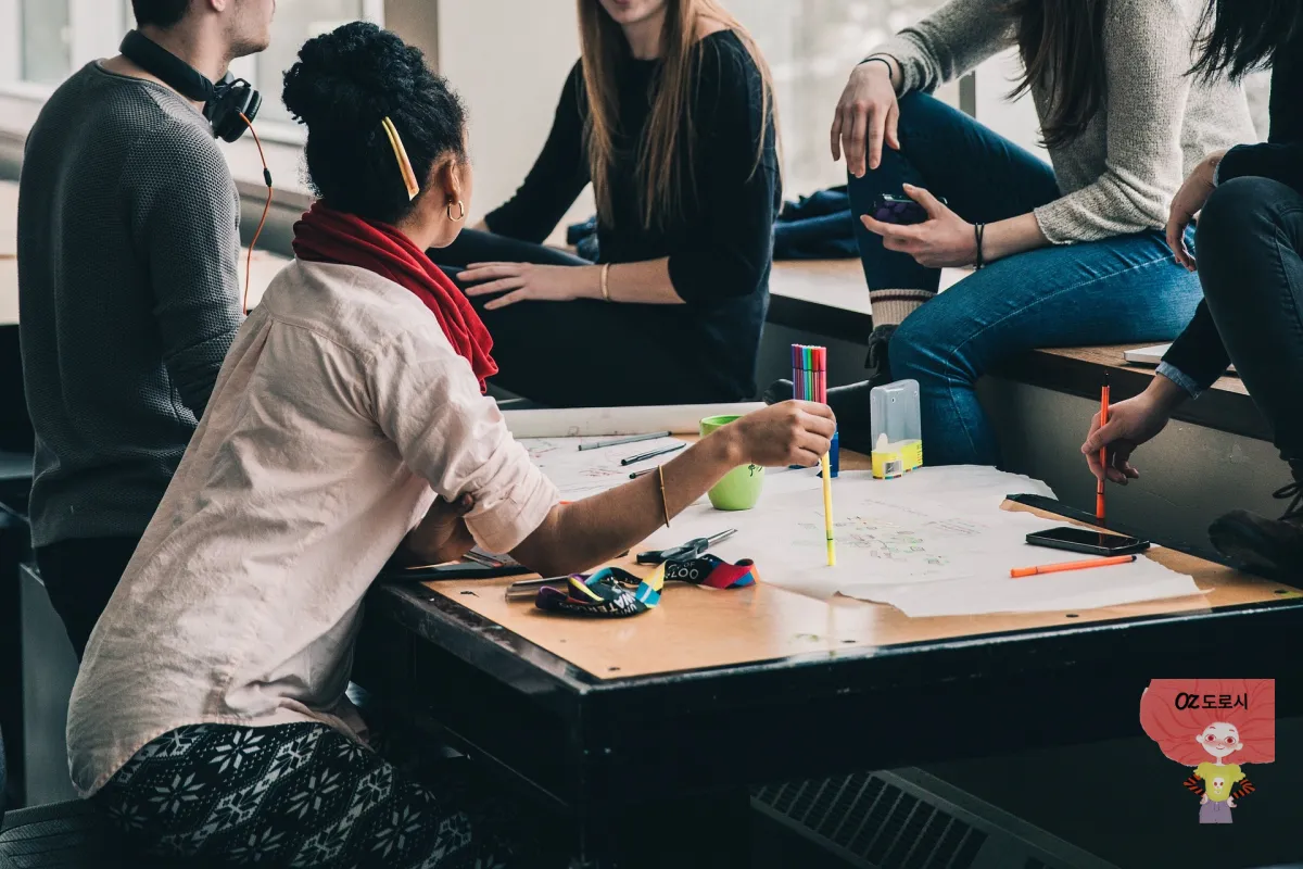 함께-작업하는-사람들