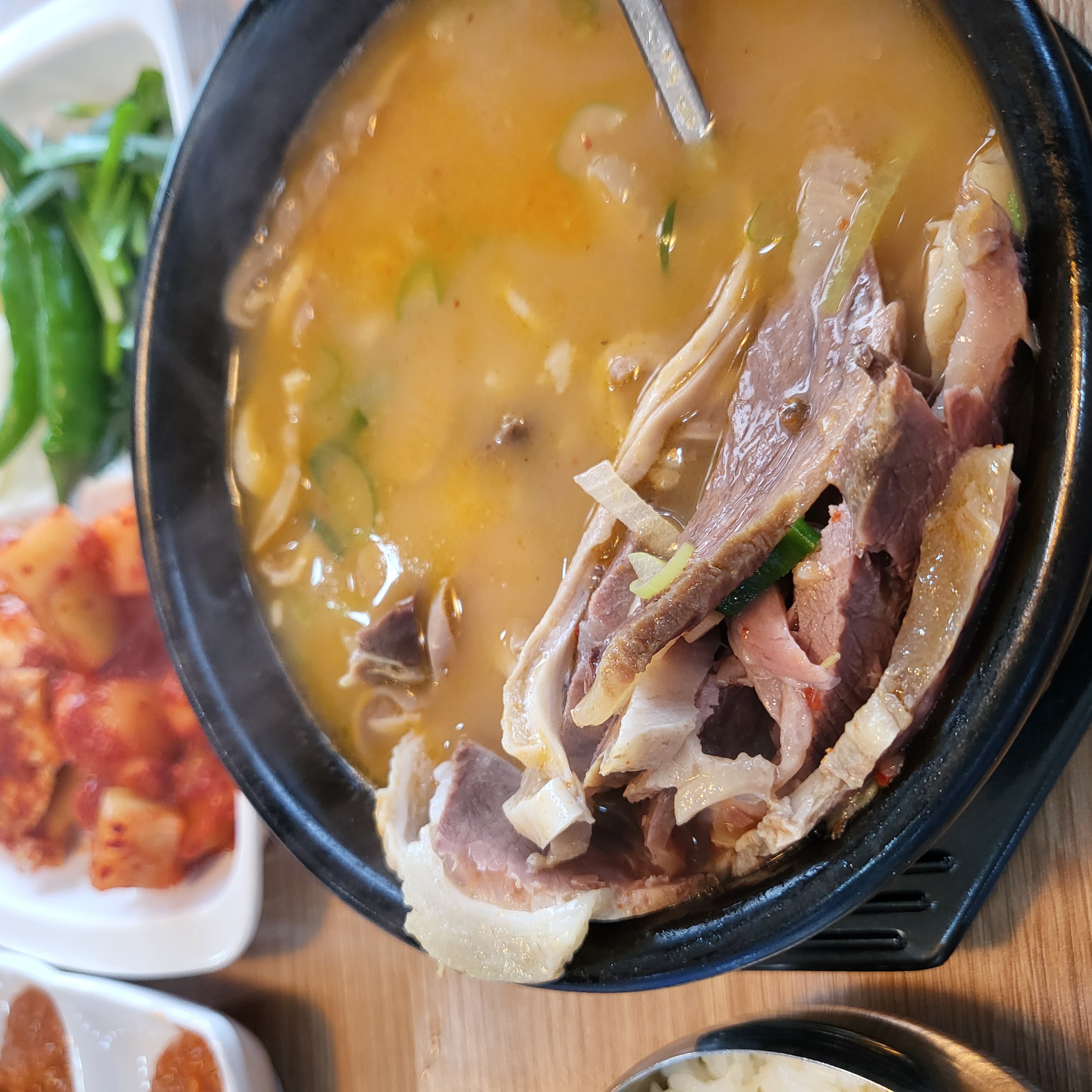 영진돼지국밥 섞어국밥