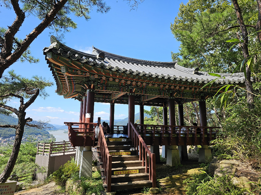 임경대 정자 전경