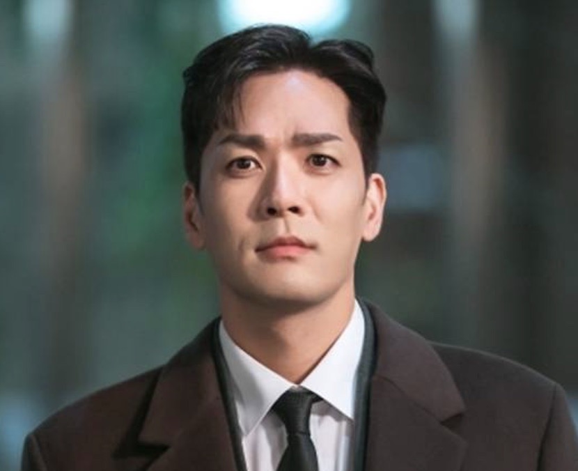 여왕의 집 황기찬