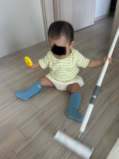 13개월 아기 돌돌이 가지고 노는 모습