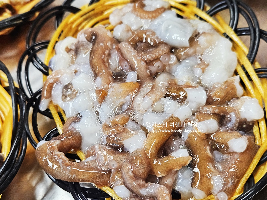 기장 대변항 해녀촌 파래장 해산물 모듬 전복죽 맛집