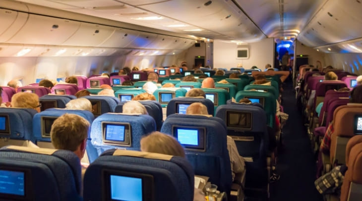 여행의 계절...기장이 알려주는 비행기 내에서의 예의 Pilot reveals whether you should REALLY switch seats on a plane if ask...