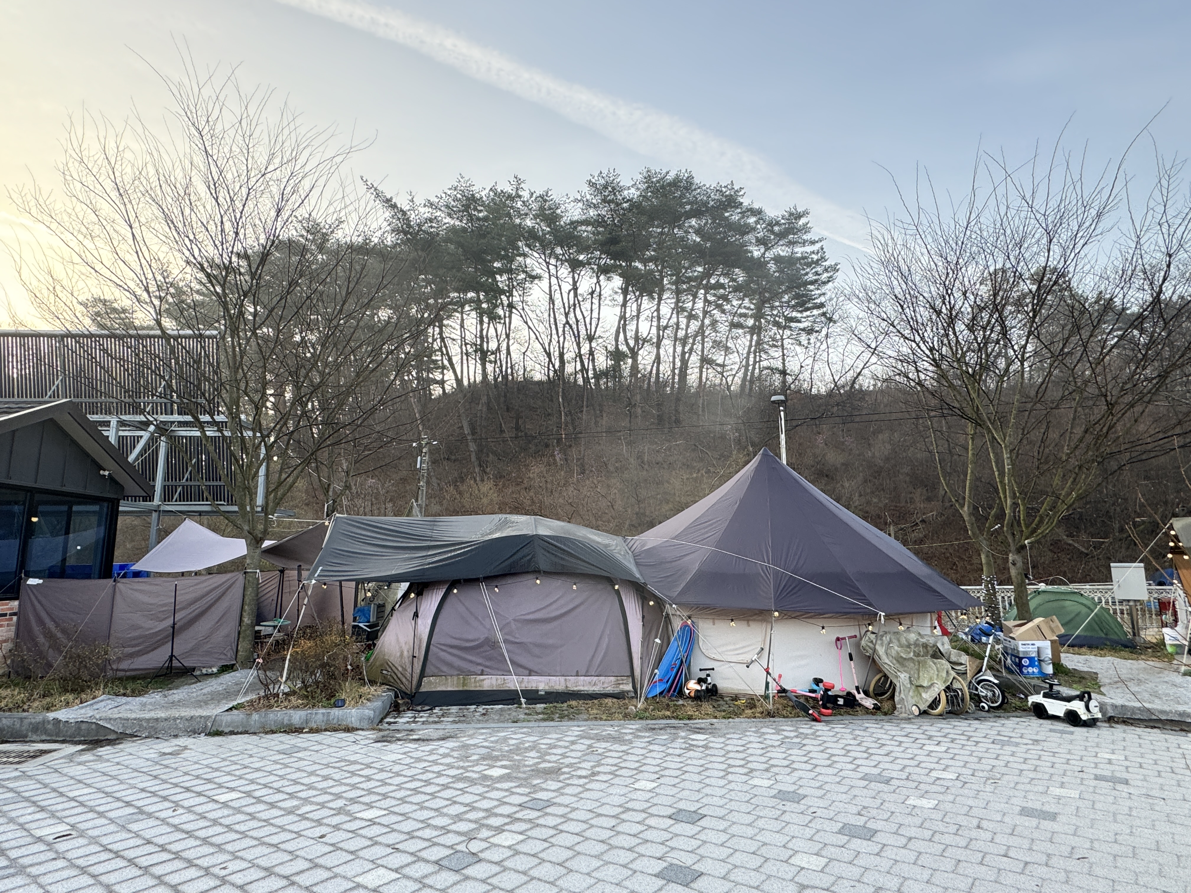 강변사리캠핑장