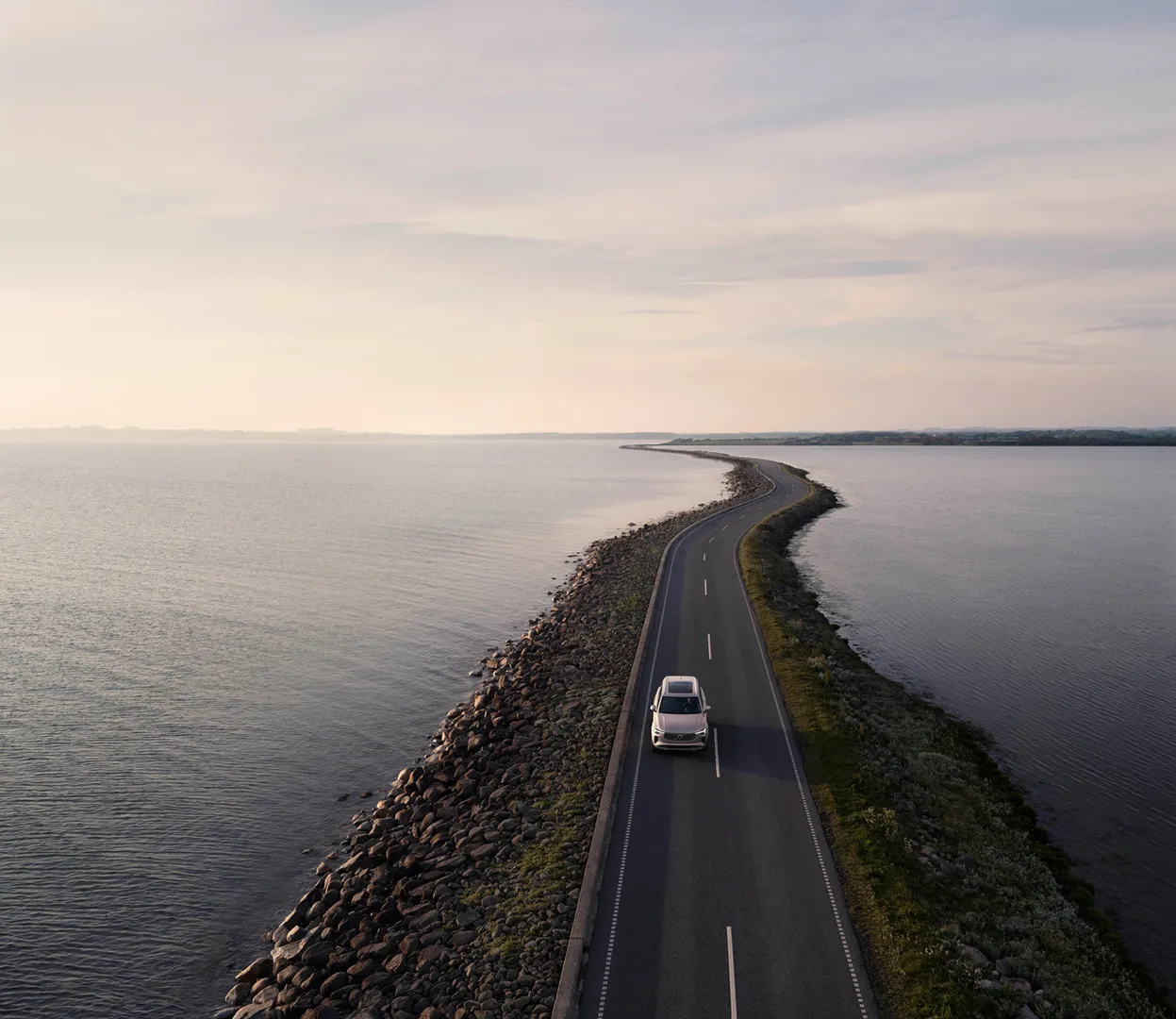 볼보 XC90 자동차 실내외 이미지