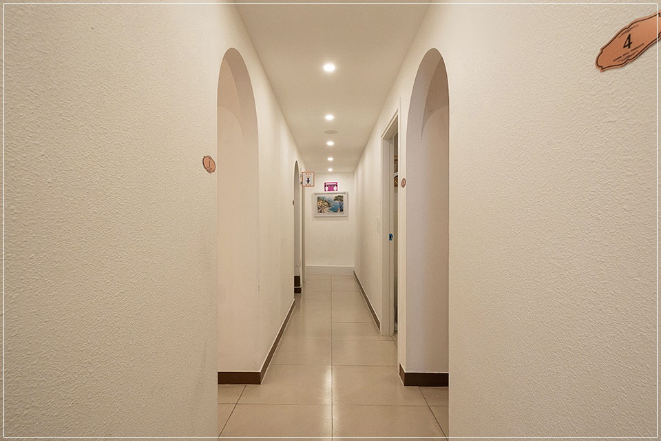 남포동 마사지 복도