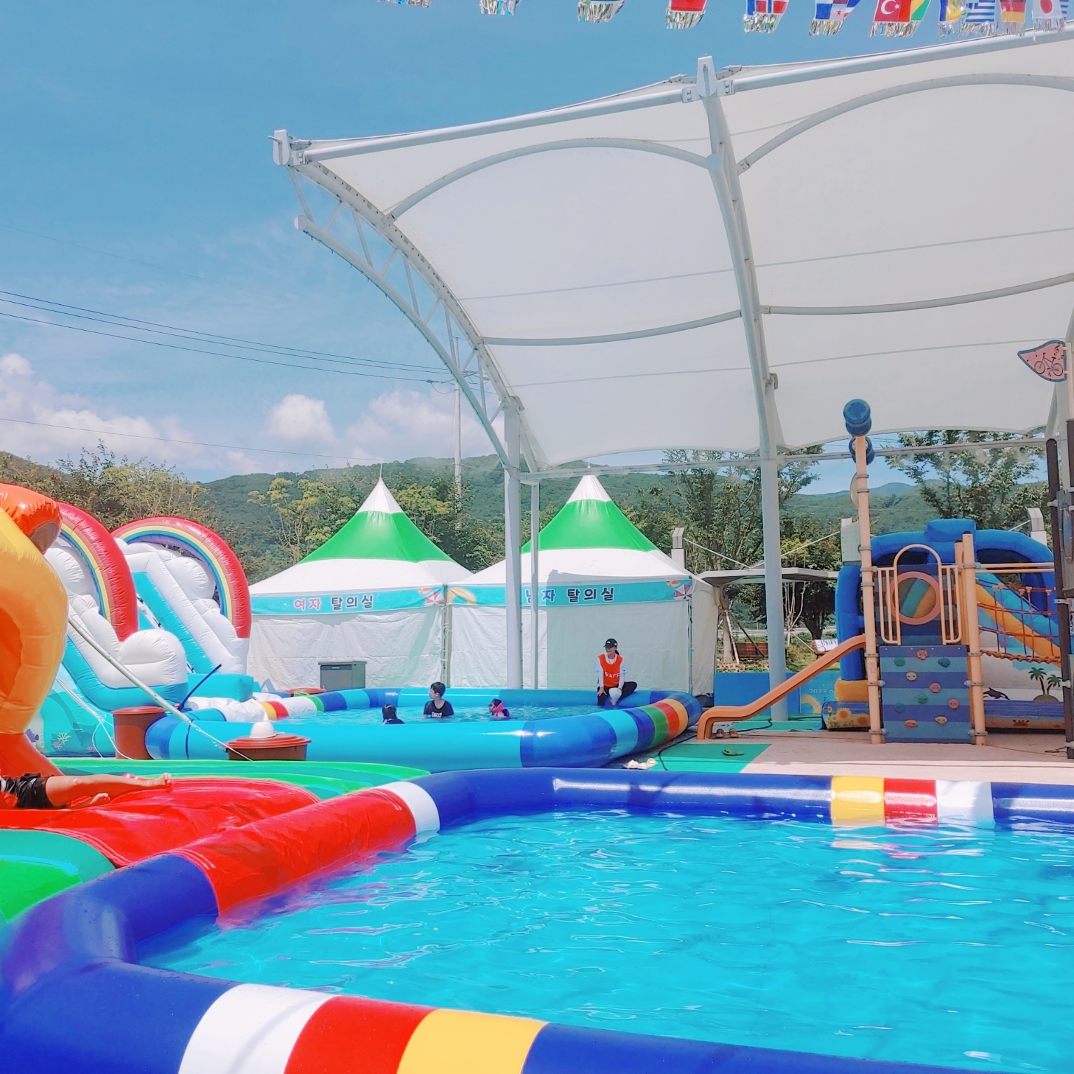 청도 레일바이크 물놀이장 탈의실