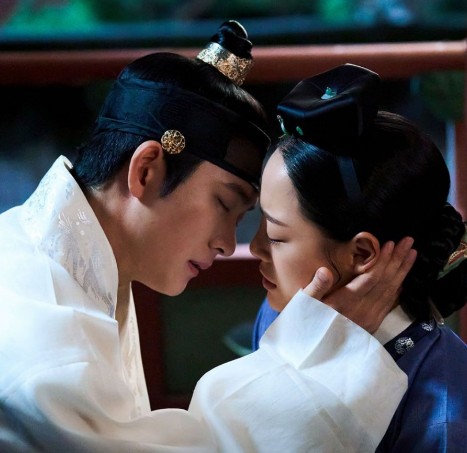 [드라마 재방송 다시보기 OTT] 이강에는 달이 흐른다 재밌나요? 재미 있다 vs 재미 없다