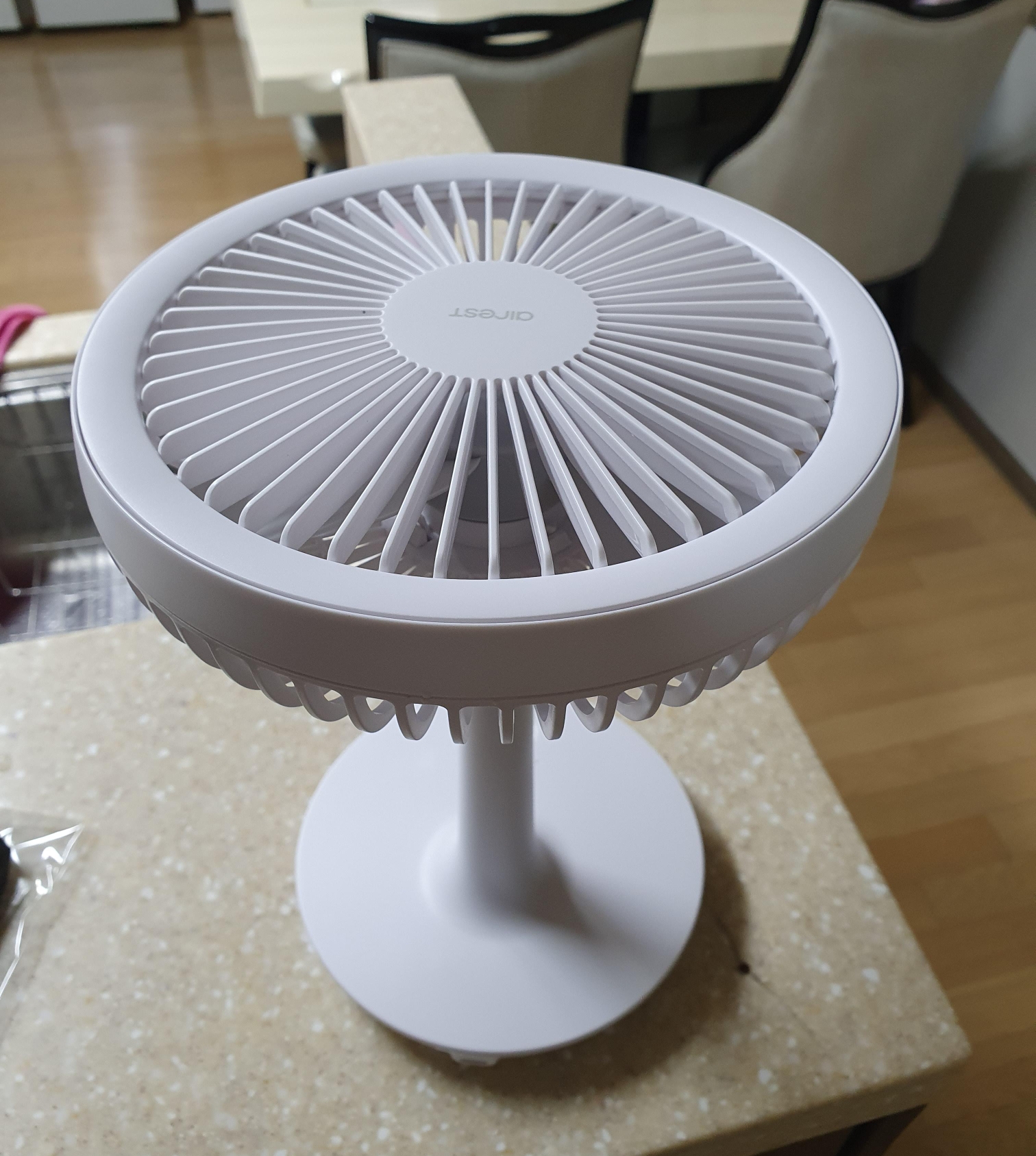 미로 에어레스트 미니팬 (AF01W) 제품 90도 꺽인 모습