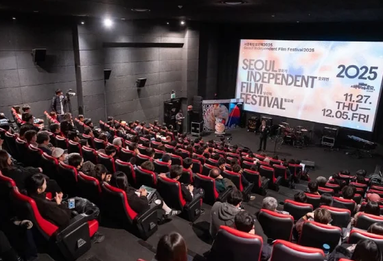 독립감독의 시선