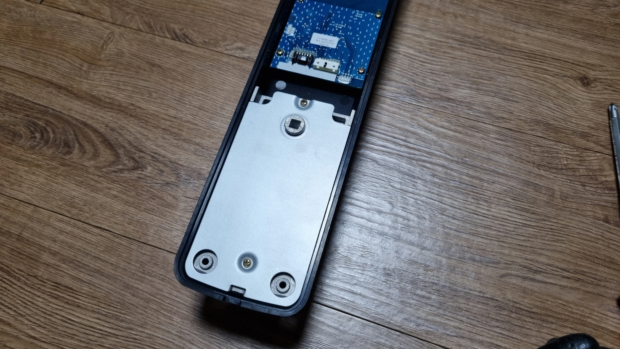 도어록 손잡이 방향 전환 완료 모습