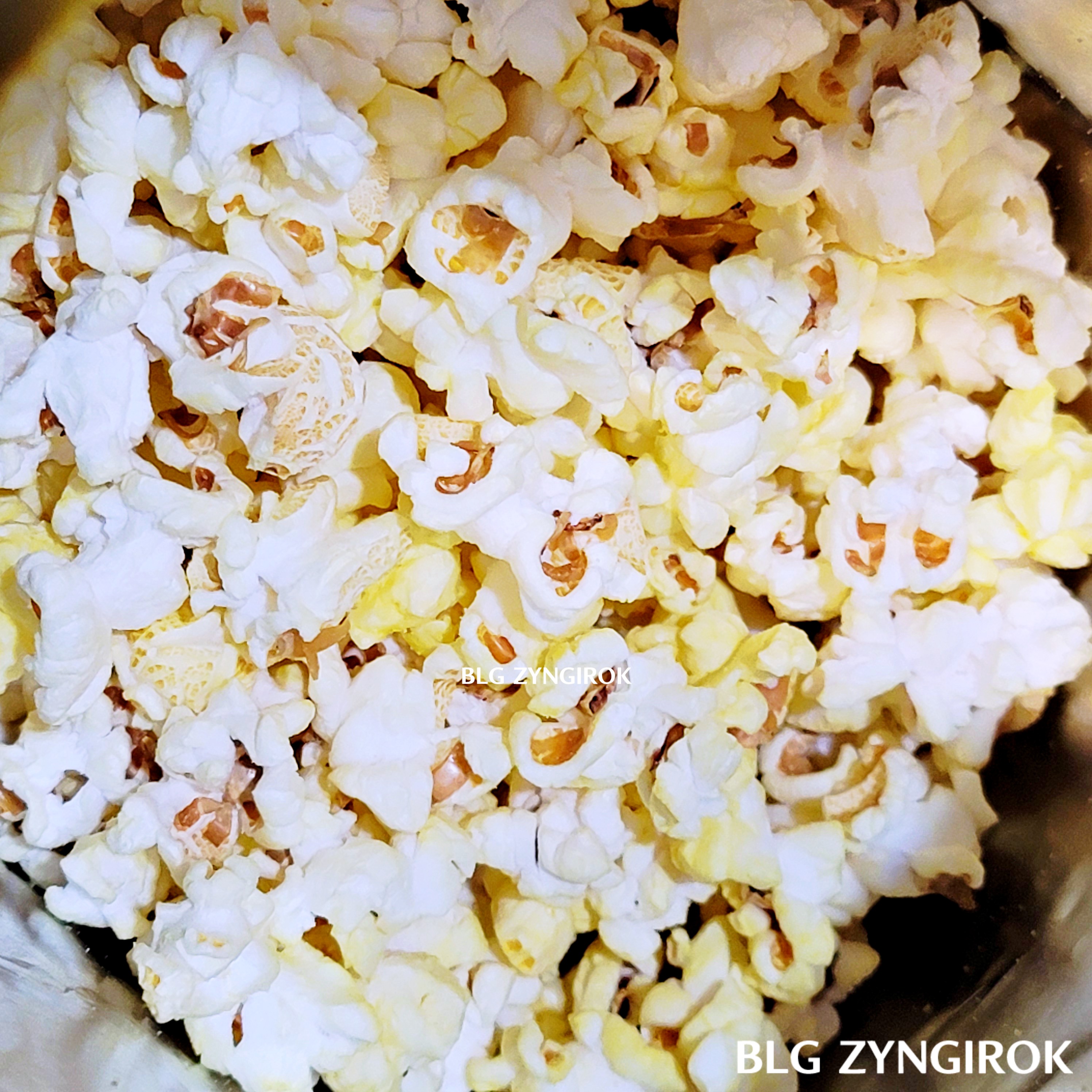 노브랜드 버터 솔트 팝콘들 모습이다.