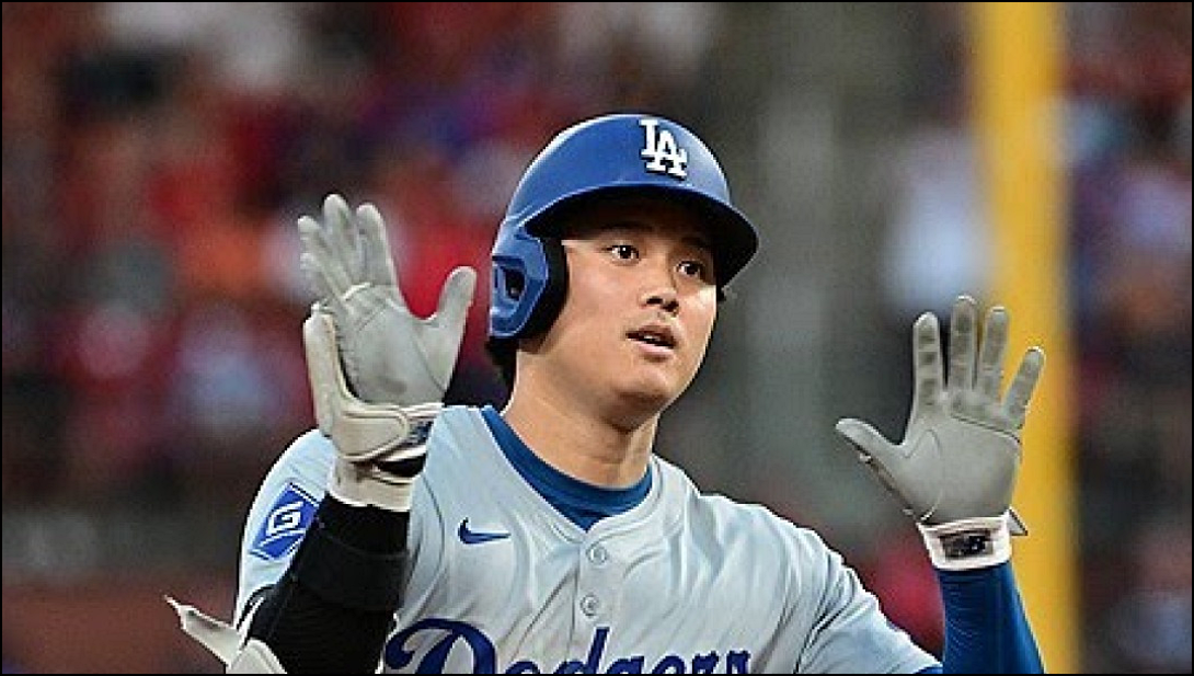 LA다저스-'오타니-쇼헤이'가-48홈런을-달성하고-난-후-재미있는-표정을-짓고-있는-사진