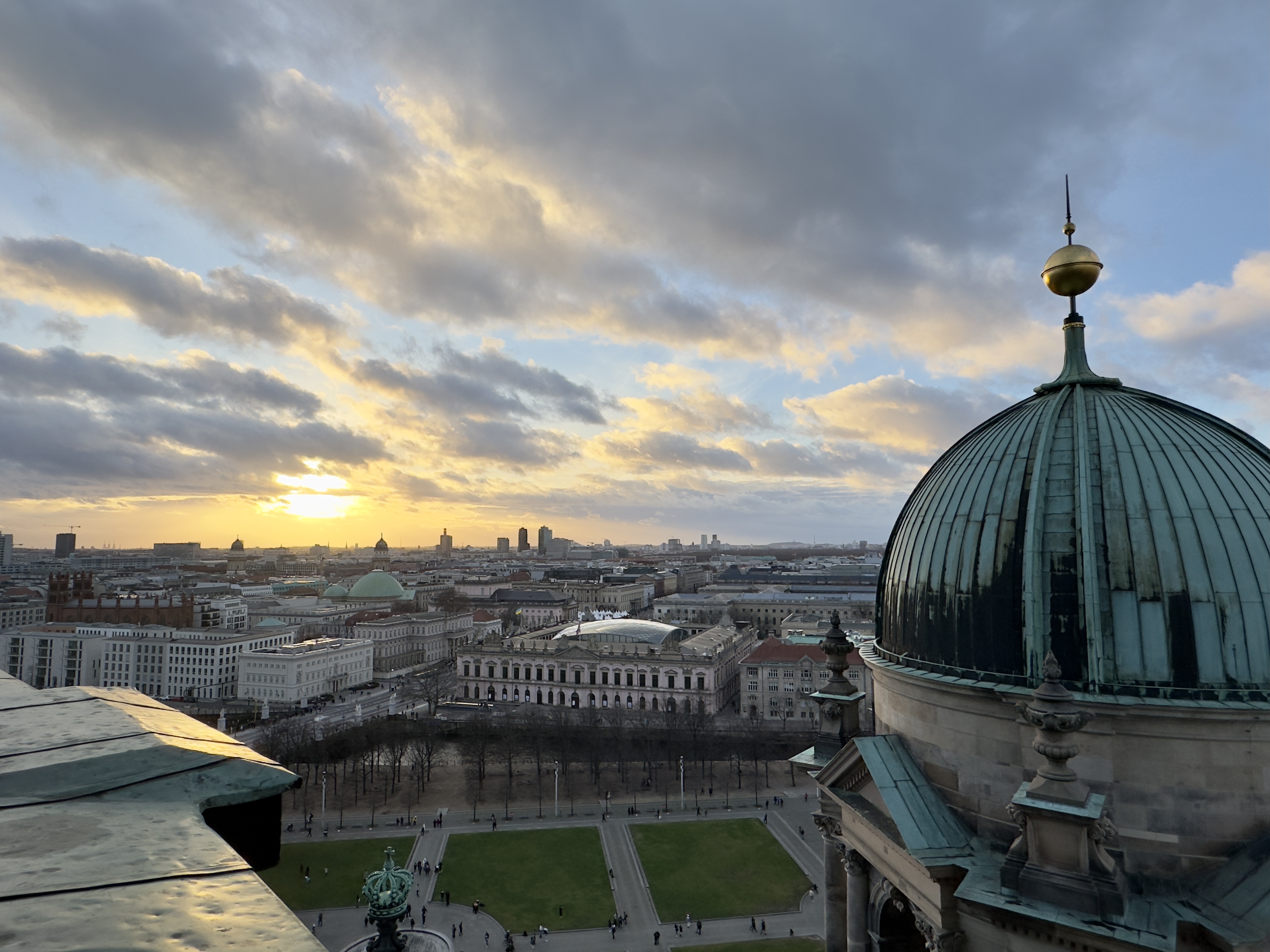 베를린 돔에서 바라보는 베를린의 일몰
