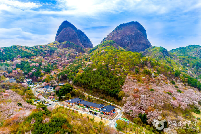 마이산 (사진출처:대한민국구석구석)