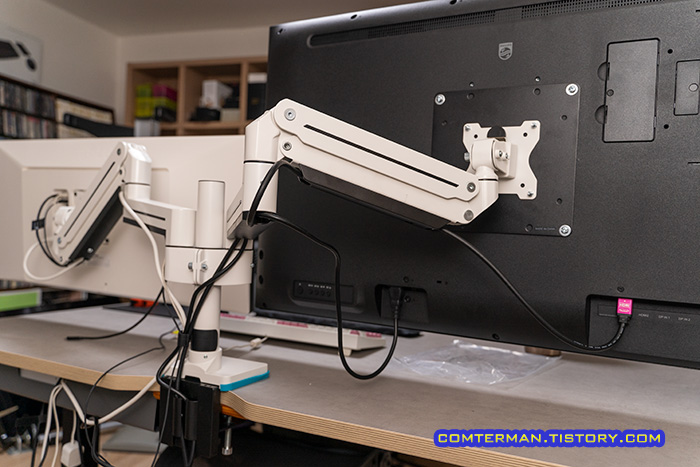 대형 모니터암 케이블 길이