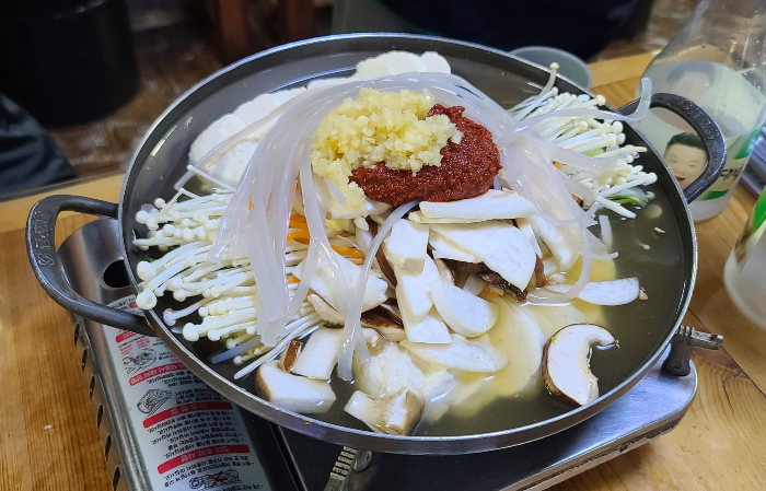 남한산성맛집 두부전골 산성손두부 외부 영업시간 밑반찬 막걸리 등산