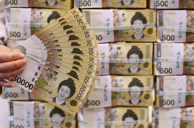 주식 투자 대기 자금 유입으로 인한 CMA 및 수시입출식 저축성 예금 증가 지표